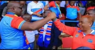 La ministre des Sports et Loisirs, Astride Madiya célébrant la victoire de la RDC face au Libéria (1-0), au stade des Martyrs-Éliminatoires CAN Égypte 2019