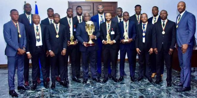 Basket-ball AfroCan - Félix Tshisekedi promet des véhicules et une enveloppe aux Léopards