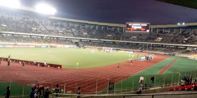 Le mythique stade des Martyrs de la Pentecôte en voie d'être fermé après le match RDC-Angola, le samedi 14 novembre.