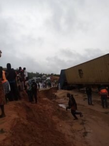 La RN 1 coupée en deux au km 362