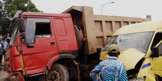 11è rue-Limete/Accident de circulation: aucun mort, une dizaine de blessés, une batterie volée