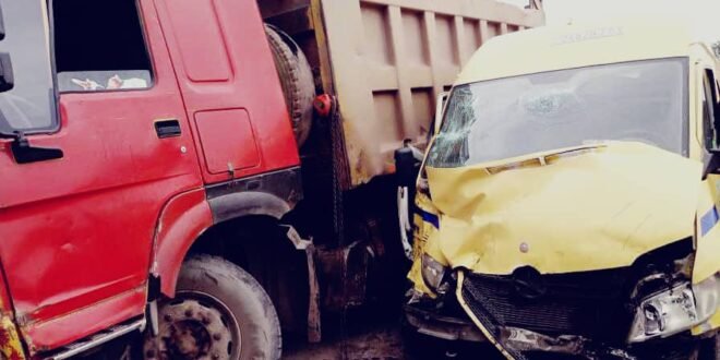 11è rue-Limete/Accident de circulation: aucun mort, une dizaine de blessés, une batterie volée