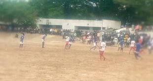Division I Lukunga 2023-2024: L' AC Vainqueurs en bleu et blanc a remporté le derby contre New US Kintambo en rouge blanc, grâce à un but de Bebeto Ambali dès la 4è minute